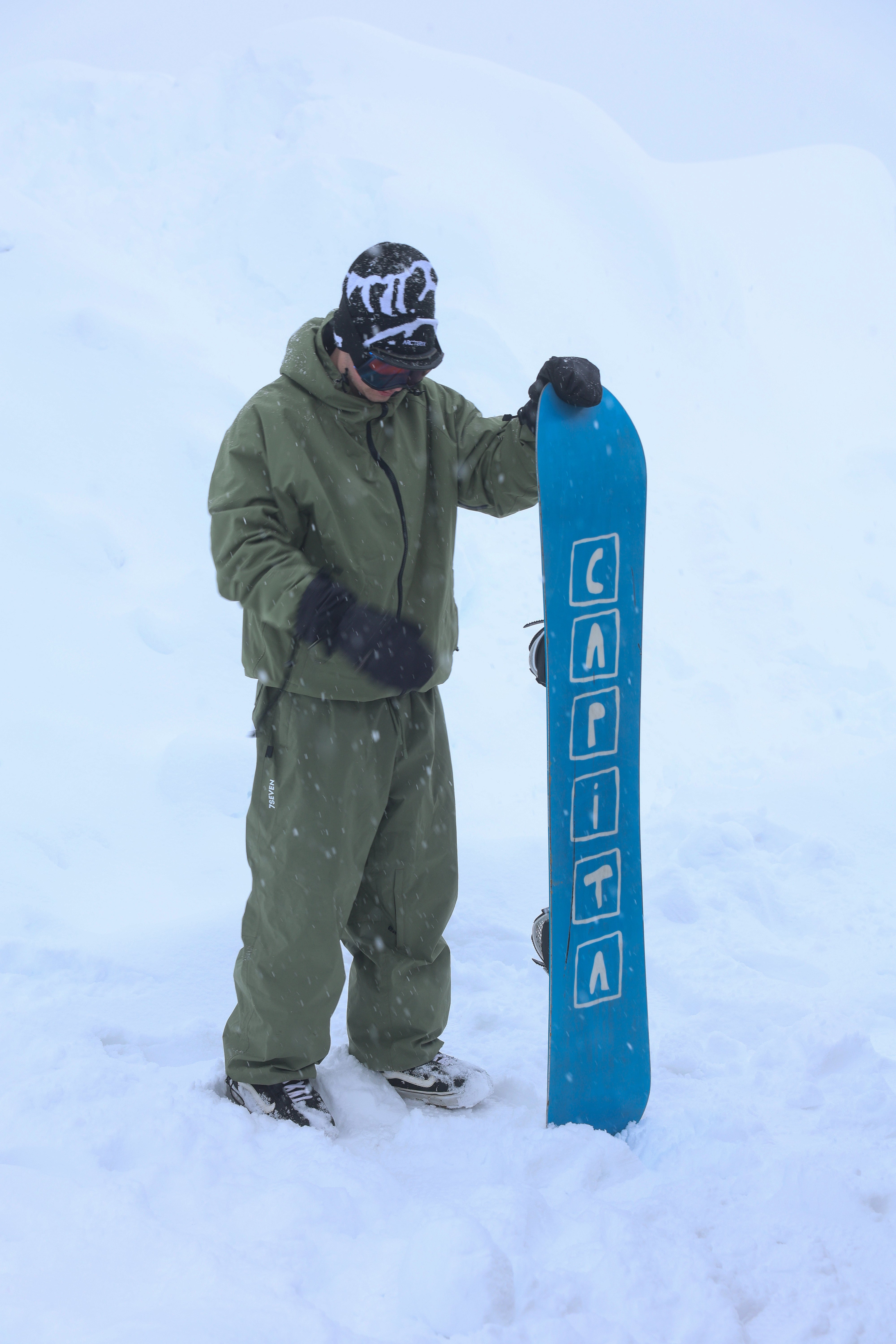 Current Olive 7SEVEN full kit worn on snow