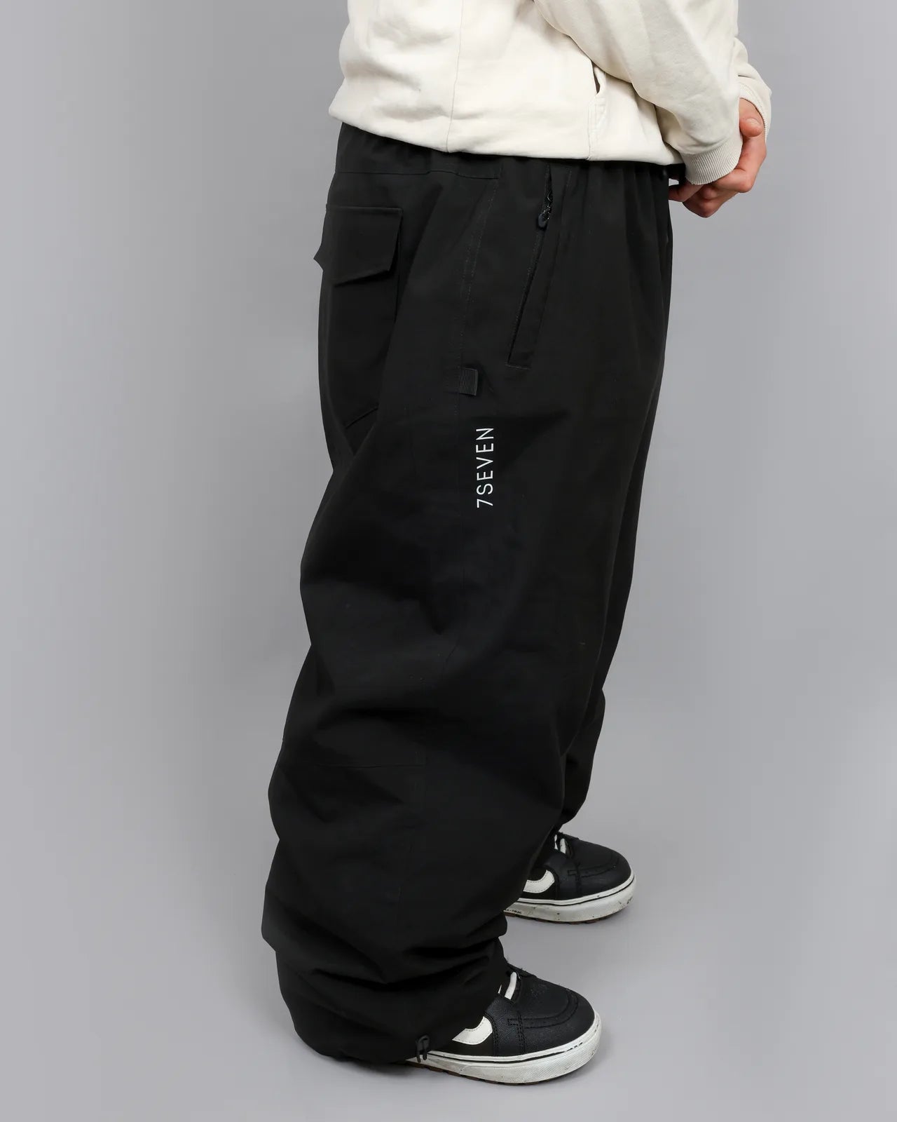 Black 7SEVEN Baggy Snow Pants — 9S9A2326