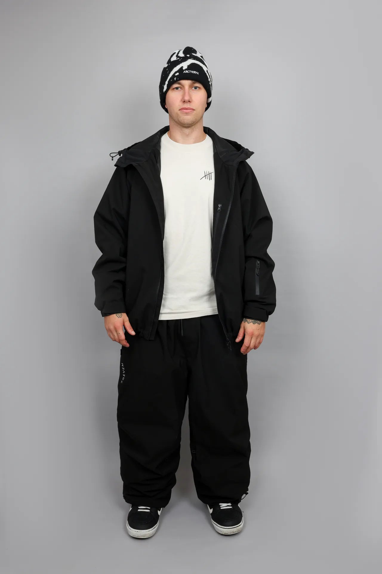 Black 7SEVEN Baggy Snow Pants — 9S9A2329