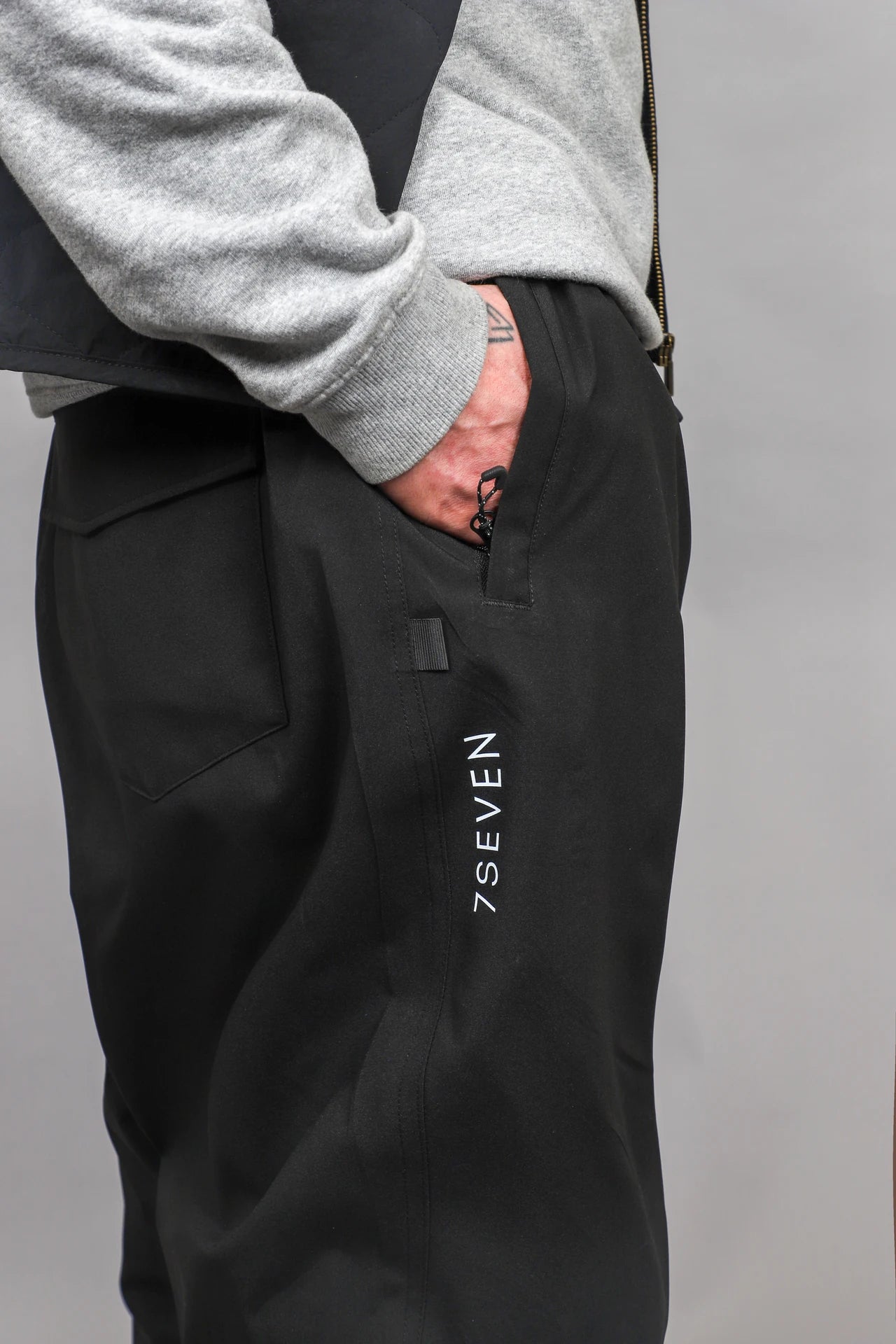 Black 7SEVEN Baggy Snow Pants — IMG_0023