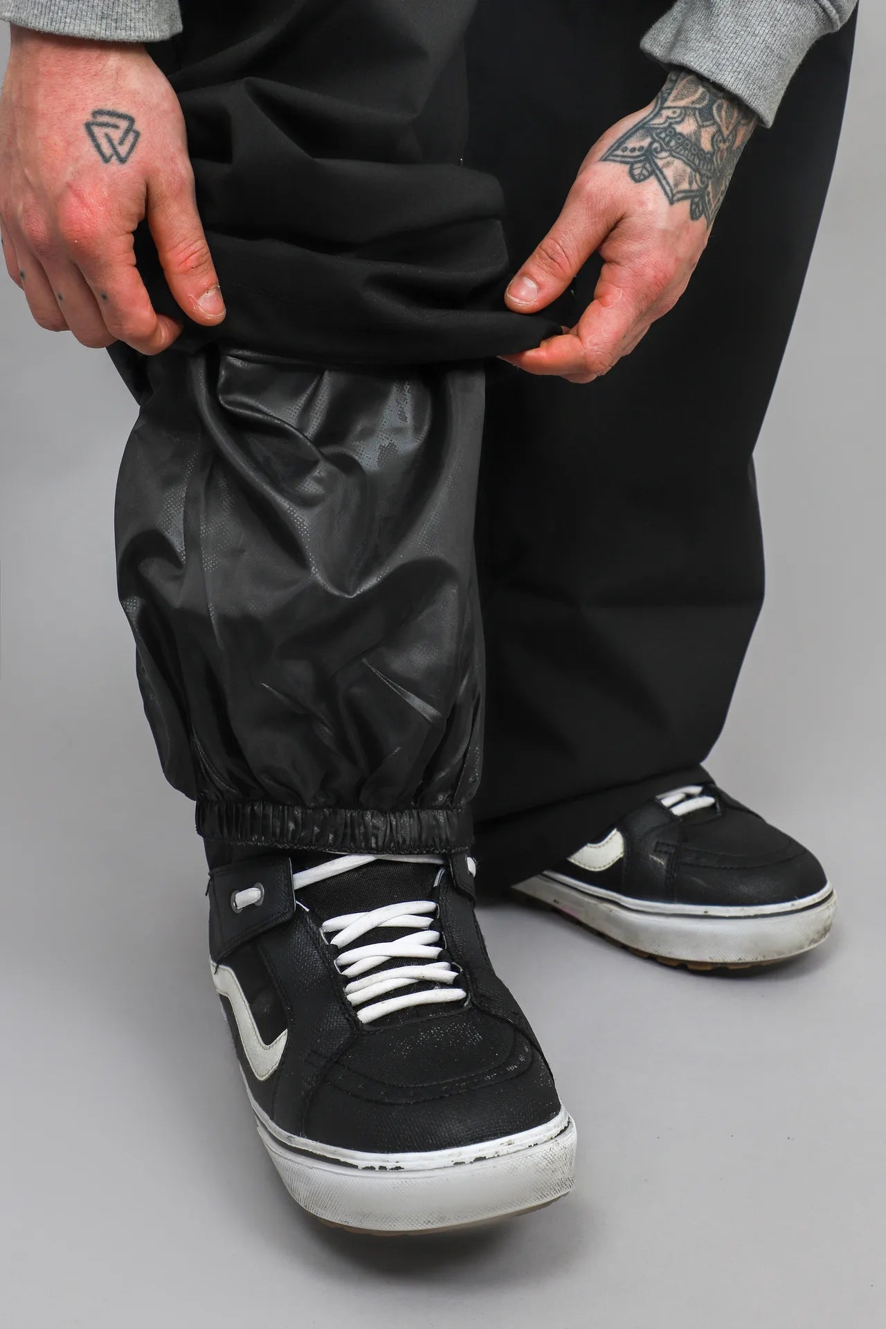 Black 7SEVEN Baggy Snow Pants — IMG_0024